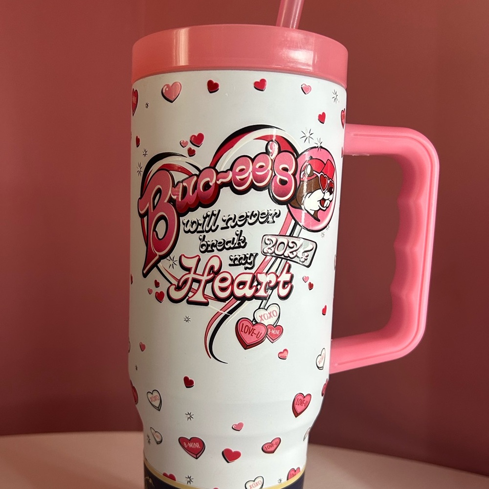 Collectors 2024 Buc-ee’s Valentine’s Day Yukon Fit 40🩷🤍